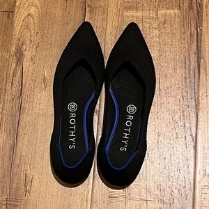 Rothy’s The Point black pointed toe flat in size 9. EUC.